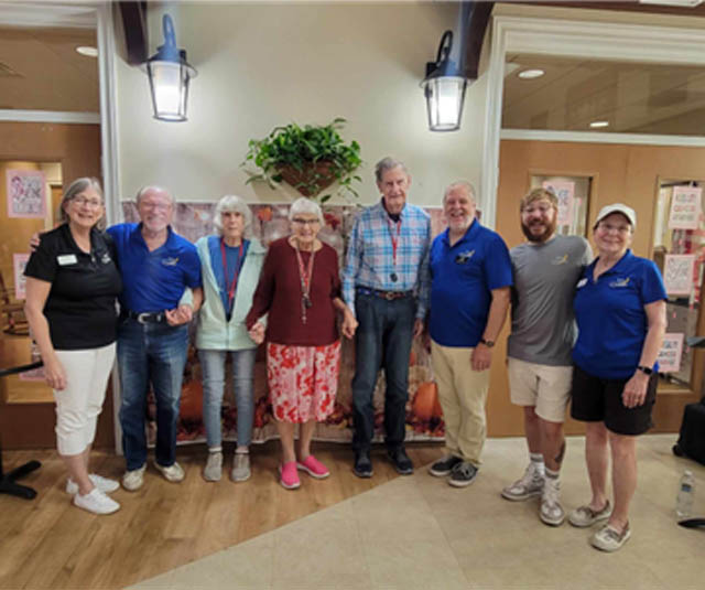 Aravilla Sarasota Memory Care residents and Key Chorale