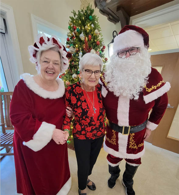 memory care visit by Santa and Mrs Claus copy