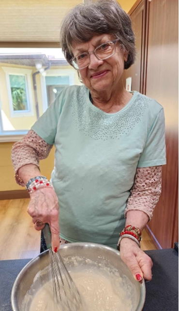 baking is a fun activity for seniors