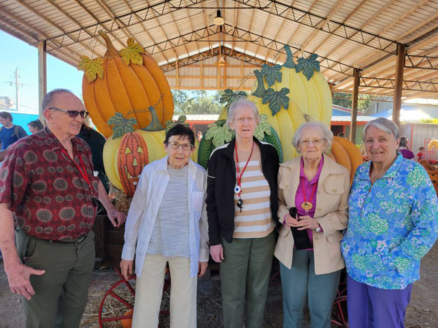 fall outing seniors fall outing for senior residents